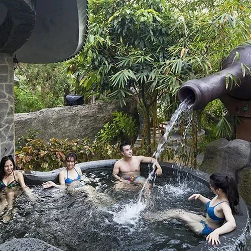 Tắm Khoáng Nóng Núi Thần Tài