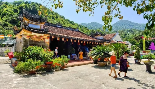 Dạo làng chài Bãi Làng, nơi cano cập bến