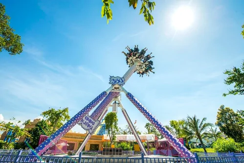 Gần 20 trò cảm giác mạnh và khu trò chơi trong nhà