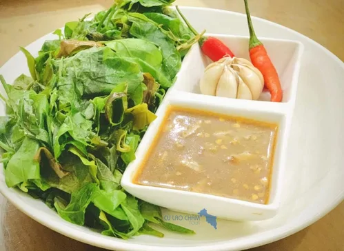 Ăn hải sản tươi và món riêng của đảo