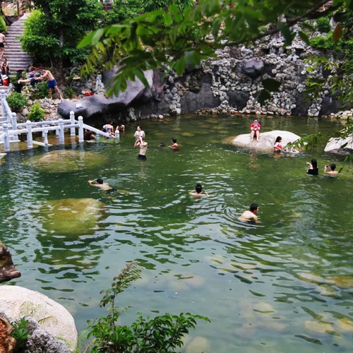 Huyệt Long Hồ Núi Thần Tài