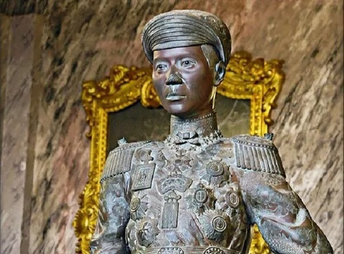 Tuong-Vua-Khai-Dinh