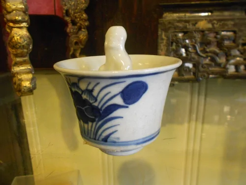 Chen-Thoi-Khong-Tu Chen-Thoi-Khong-Tu
