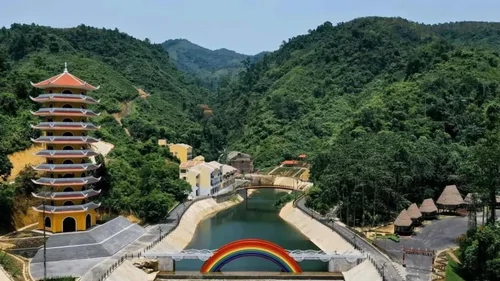 Cổng trời đông giang