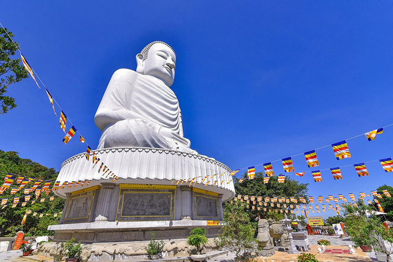 Tượng Phật Thích Ca 27m Tại Bà Nà Hills