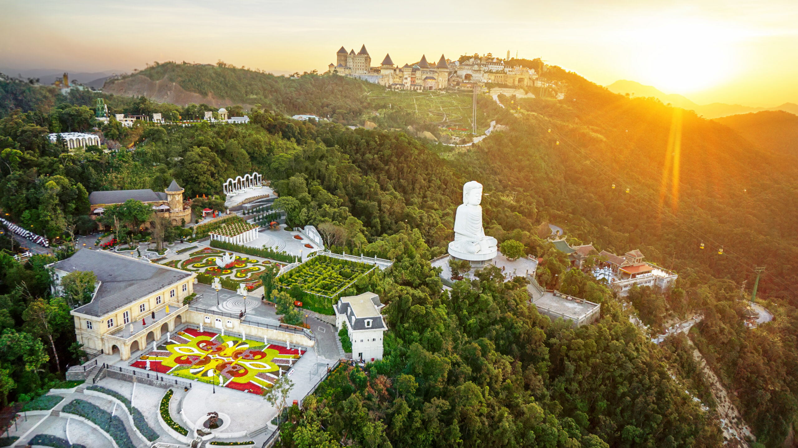 Chùa Linh Ứng Bà Nà Hills Nhìn Tư Trên Cao 