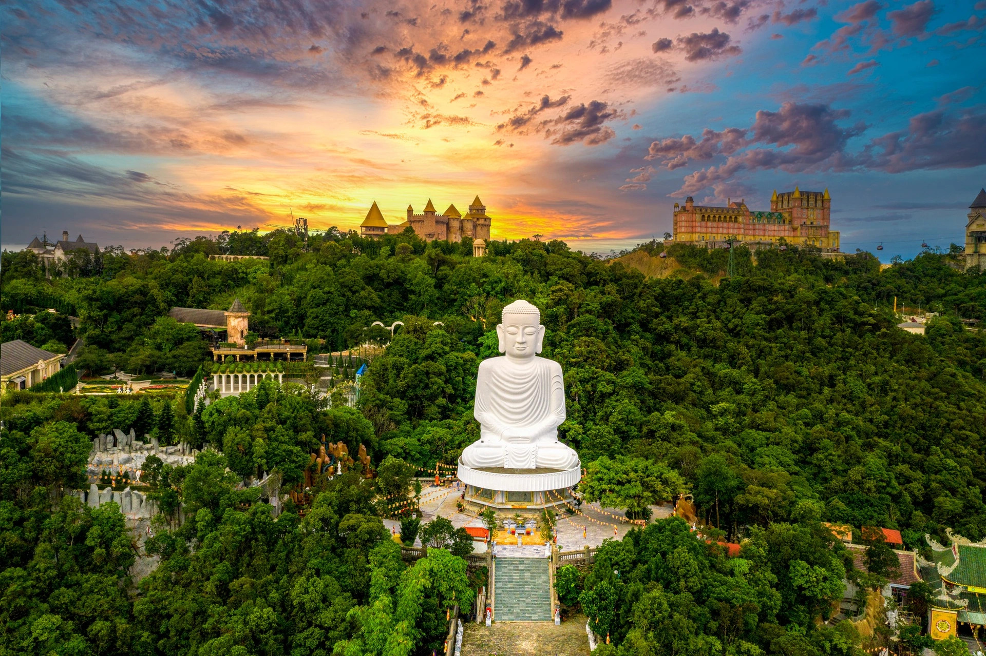 Chùa Linh Ứng Bà Nà Hills